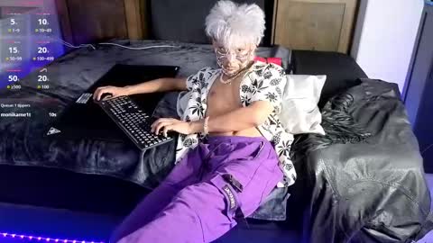 Snapshot of cassidykayde chatting on 09-27-25, 06:35 cassidykayde online show from 09-27-25, 06:35