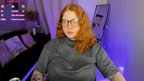 Snapshot of cassie_xkiss chatting on 03-12-26, 08:48 Cassie online show from 03-12-26, 08:48