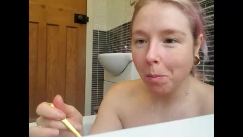 Cassie online show from 02-19-26, 09:05