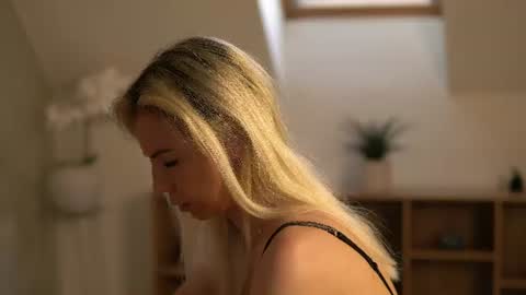 Snapshot of cassiemiles chatting on 06-24-26, 03:05 Cassi online show from 06-24-26, 03:05