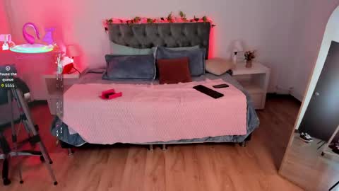 Snapshot of cat__moon__ chatting on 04-26-26, 08:34 Karol online show from 04-26-26, 08:34
