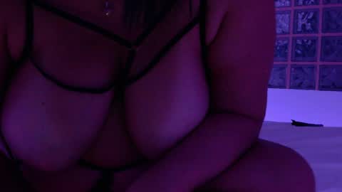 Luna Velvet online show from 05-15-26, 11:23
