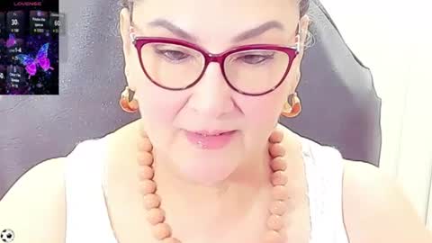 Snapshot of cataleya_mom_ chatting on 07-18-26, 02:05 cataleya online show from 07-18-26, 02:05
