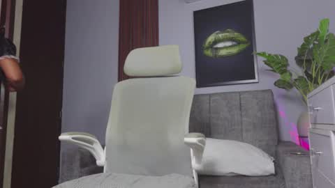 Snapshot of catalina_goddess chatting on 06-20-26, 03:53 catalina_goddess online show from 06-20-26, 03:53