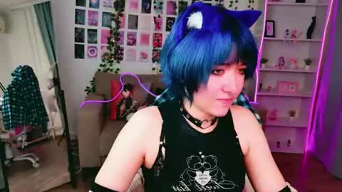 KettieHi My name is Katie I love drawing and I can play the guitar. And  love dancing online show from 08-07-26, 06:48