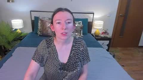 Catrin online show from 04-13-26, 04:07