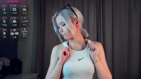 Mia online show from 03-06-26, 11:17