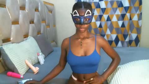 Snapshot of cathybea22 chatting on 04-12-26, 02:33 Cathy online show from 04-12-26, 02:33