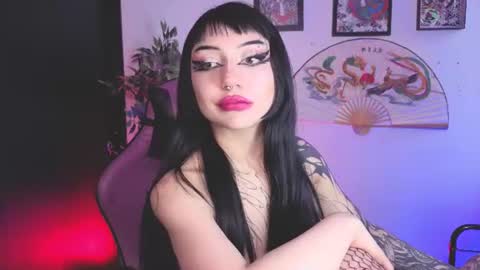 Snapshot of cati_petite chatting on 07-09-26, 07:29 Cati help me reach my goal of 100 thumbs up again 3 online show from 07-09-26, 07:29