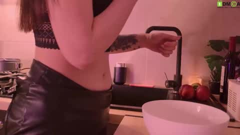 Snapshot of catromance chatting on 10-11-25, 07:01 Katerina online show from 10-11-25, 07:01