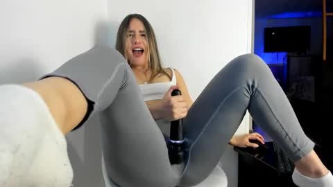 Snapshot of cattaleya_rose chatting on 11-27-25, 02:13 Catta online show from 11-27-25, 02:13