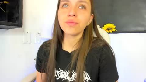 Snapshot of cayetana_01 chatting on 07-09-26, 07:18 cayetana online show from 07-09-26, 07:18