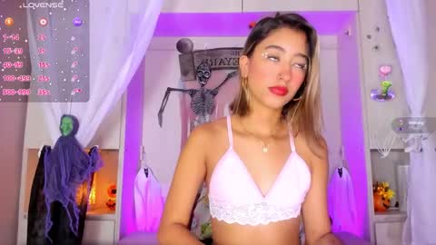 Snapshot of cayetanamiles chatting on 10-30-25, 08:53 cayetanamiles online show from 10-30-25, 08:53