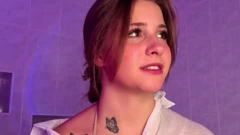 Lina  online show from 12-19-25, 07:21