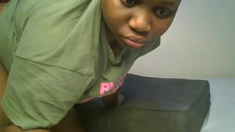 ceepretty25 online show from 05-19-26, 01:56