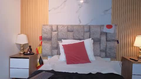 Snapshot of celeste_collinss_ chatting on 07-10-26, 08:33 celeste online show from 07-10-26, 08:33