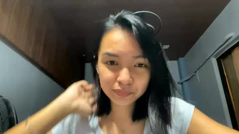 Elly online show from 04-01-26, 01:41