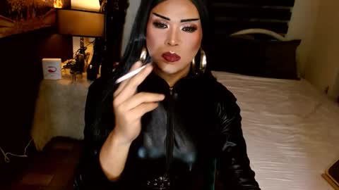 Snapshot of charismatic_apple chatting on 02-16-26, 06:37 charismatic_apple online show from 02-16-26, 06:37