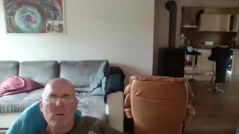charles6064 online show from 06-04-26, 09:37