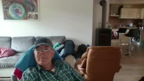 charles6064 online show from 06-11-26, 10:35