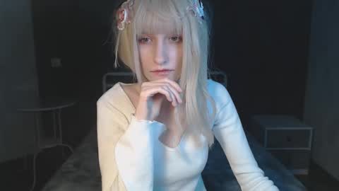 Snapshot of charlie_crystal chatting on 12-18-25, 04:07 Charlie online show from 12-18-25, 04:07