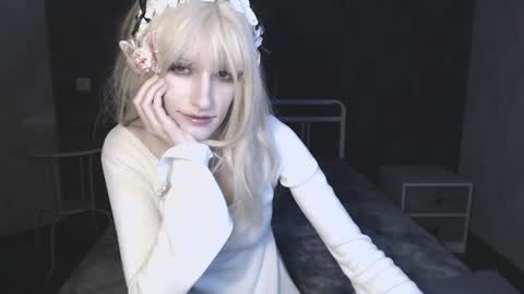 Snapshot of charlie_crystal chatting on 01-14-26, 01:28 Charlie online show from 01-14-26, 01:28