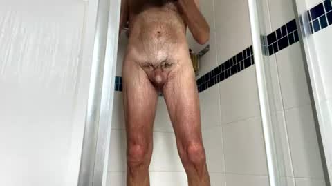 Snapshot of charlieg123 chatting on 06-12-26, 06:56 Gary online show from 06-12-26, 06:56