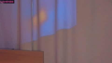 Yumi online show from 05-15-26, 11:45
