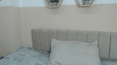 charlothe_dumont online show from 04-24-26, 04:31