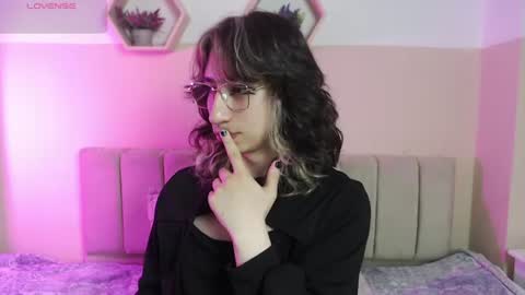 charlothe_dumont online show from 06-18-26, 01:48