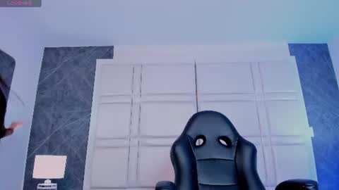 Snapshot of charlotte_whitee1 chatting on 07-17-26, 10:55 Charlotte Everyday From 0700 to 1300 Col Time online show from 07-17-26, 10:55