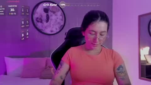 Snapshot of charlottee27_ chatting on 06-13-26, 01:58 Charlottee online show from 06-13-26, 01:58
