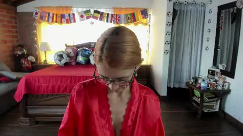 Snapshot of charlottewillson chatting on 06-28-26, 04:35 Charlotte online show from 06-28-26, 04:35