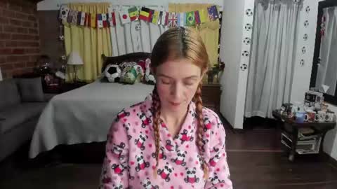 Snapshot of charlottewillson chatting on 07-16-26, 12:16 Charlotte online show from 07-16-26, 12:16