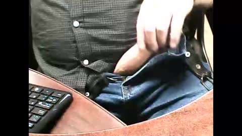 charmeur2672 online show from 04-21-26, 09:37