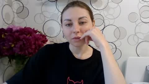 Snapshot of charming__chick chatting on 06-13-26, 04:16 charming__chick online show from 06-13-26, 04:16