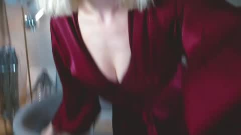 Michelle  online show from 05-07-26, 03:01