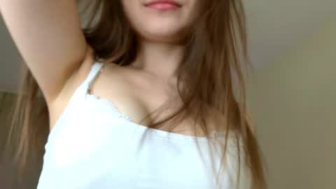 Snapshot of charming_bliss chatting on 03-29-26, 04:07 Kaylee online show from 03-29-26, 04:07
