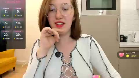 Snapshot of charmygrace chatting on 06-18-26, 08:58 Grace online show from 06-18-26, 08:58