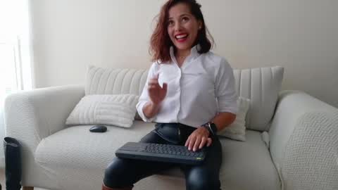Snapshot of cheek_chic12 chatting on 05-29-26, 09:57 Regina Phalange online show from 05-29-26, 09:57