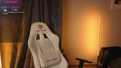 LUCASRYANPVT IS OPEN online show from 05-25-26, 03:29