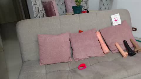 Snapshot of cherry__bloom_ chatting on 06-26-26, 10:25 MIA online show from 06-26-26, 10:25