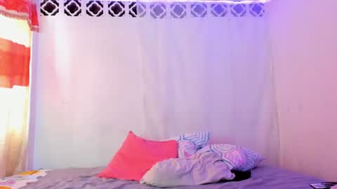 hot cherry and tasty chocolate online show from 06-10-26, 07:13