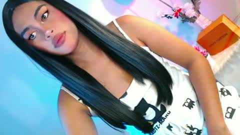 Snapshot of cherry_temptation28 chatting on 06-24-26, 10:31 marshmallow online show from 06-24-26, 10:31