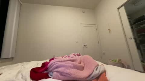 cherrylove444 online show from 08-09-26, 05:56