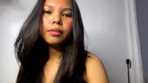 Snapshot of cherrynovax chatting on 06-20-26, 06:05 Bella online show from 06-20-26, 06:05