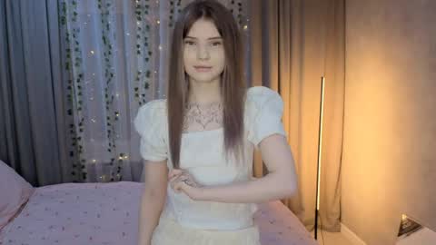 Snapshot of cherylevanslooten chatting on 04-15-26, 02:13 aroline online show from 04-15-26, 02:13