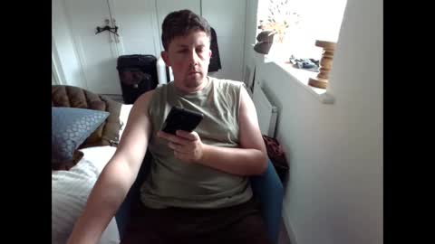 cheshireguy32 online show from 06-01-26, 08:27