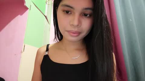 Snapshot of chictemptation_ chatting on 07-17-26, 05:47 CRISTINE3. online show from 07-17-26, 05:47
