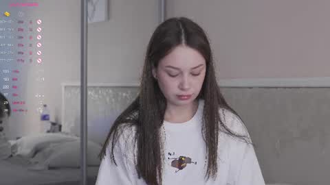 Snapshot of chillgirlll chatting on 07-07-26, 05:32 Nicole online show from 07-07-26, 05:32